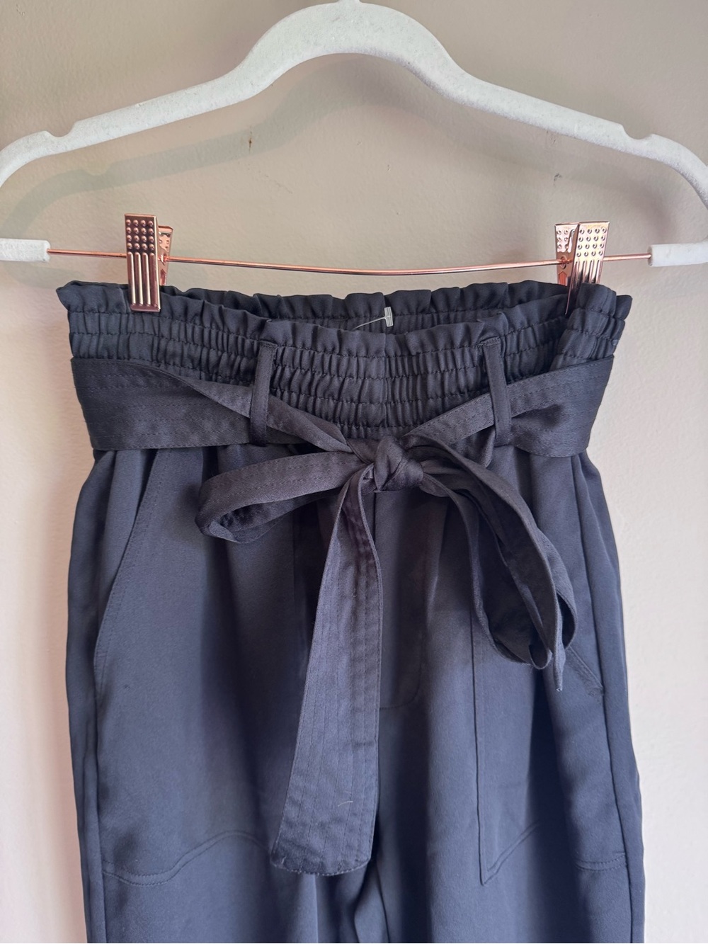 Abercrombie & Fitch Black Satin Belted Pull On Pants Tapered Paper bag S - Picture 3 of 11